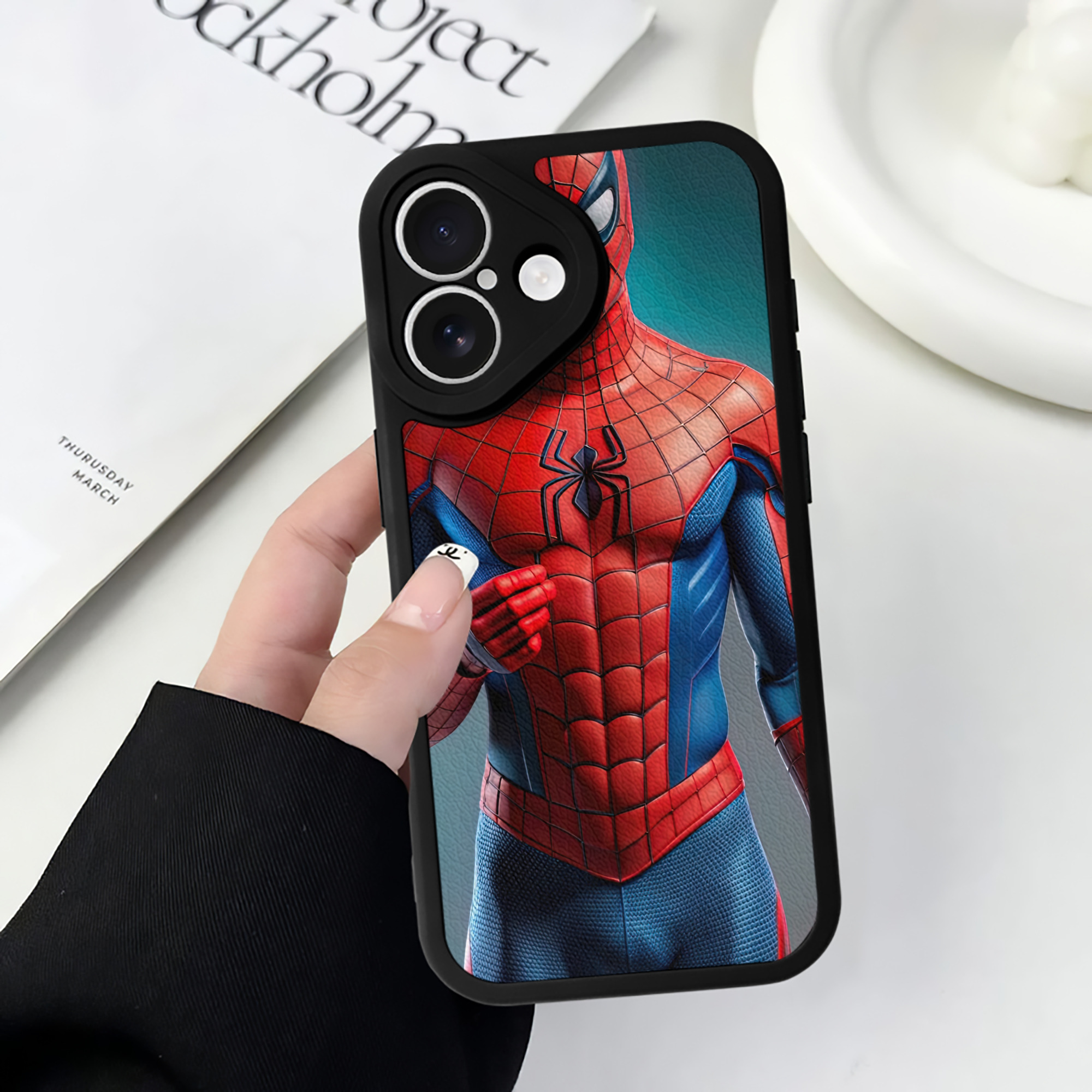 Spider Man スパイダーマン 【iPhone 16シリーズ対応】シリコンスマホケース（レザー調） 材質：シリコン